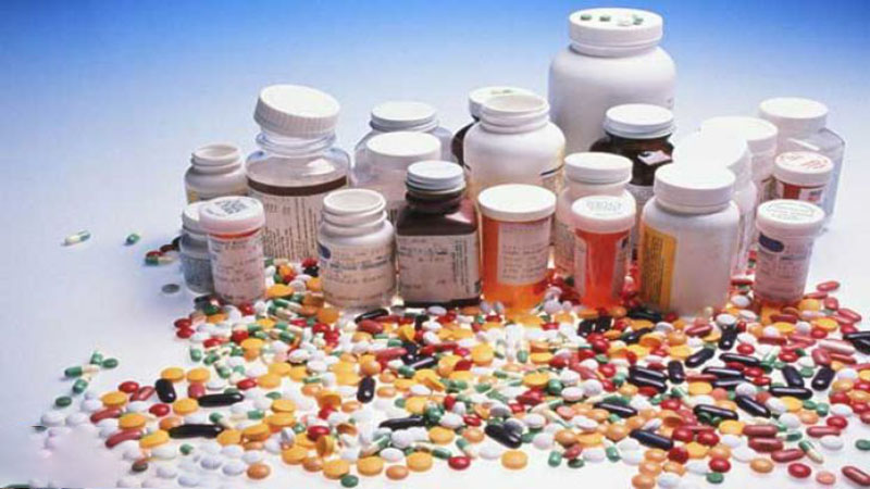 جمع آوری ۶۰ قلم انواع دارو از مراکز توزیع دارو‌های دامپزشکی