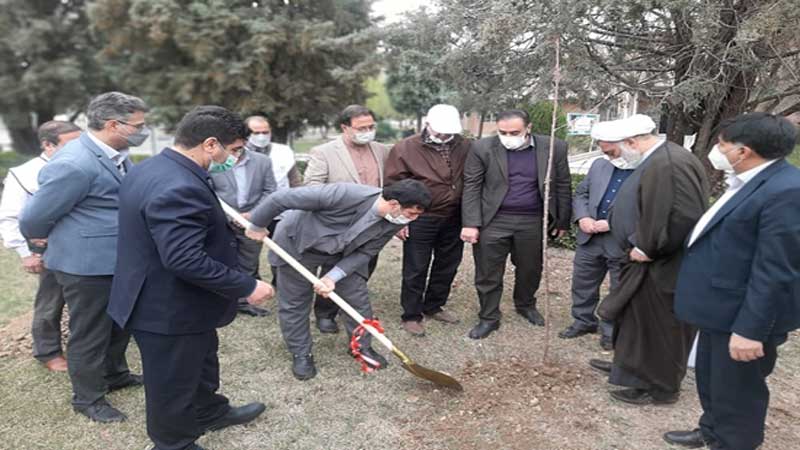 حضور معاون وزیر و رئیس سازمان دامپزشکی کشور در مراسم روز درخت کاری در محل اداره کل دامپزشکی استان تهران